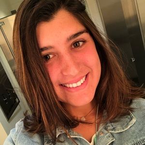 Meet your Posher, Chloe